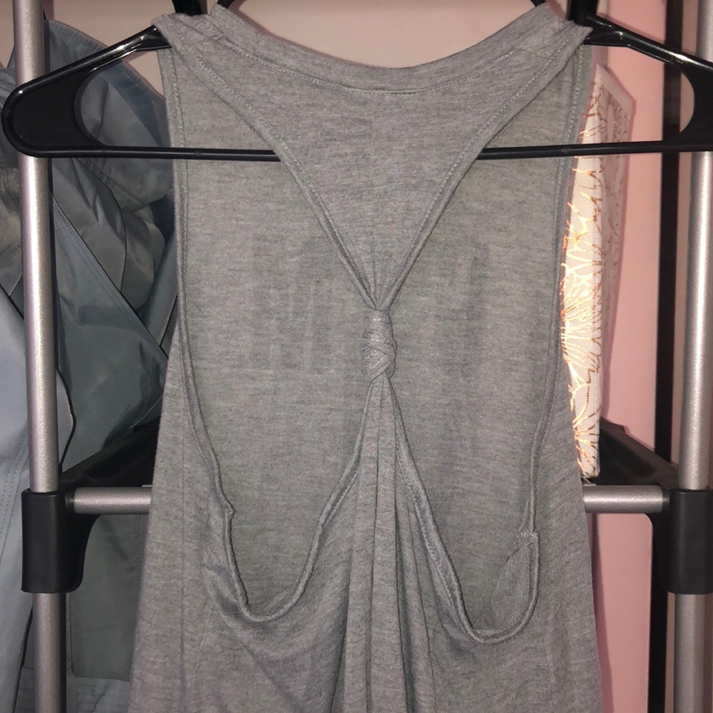 Workout Tanktop ๐๐ปโโ๏ธ - Picture 3 of 3